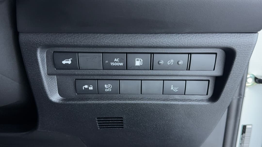 2024 Mitsubishi Outlander Phev Exceed 5+2 Seat (AWD), Automatic, 28953 km, Utility Switches/Buttons