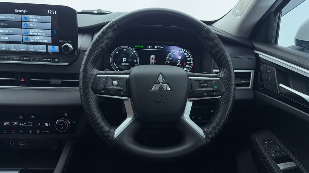 2024 Mitsubishi Outlander Phev Exceed 5+2 Seat (AWD), Automatic, 28953 km, Steering Wheel Close-up