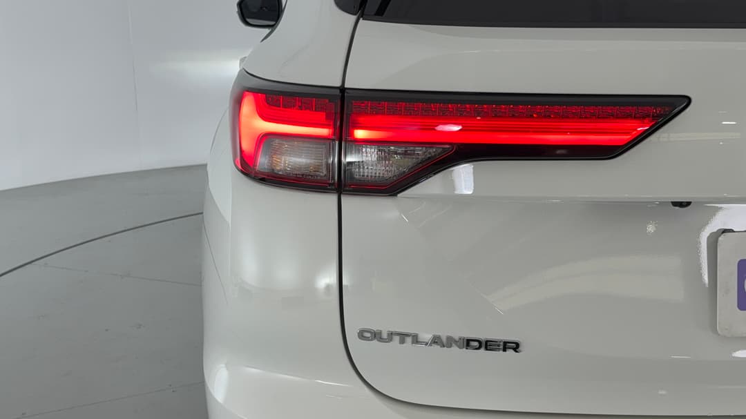 2024 Mitsubishi Outlander Phev Exceed 5+2 Seat (AWD), Automatic, 28953 km, Badge (Boot Left Side)