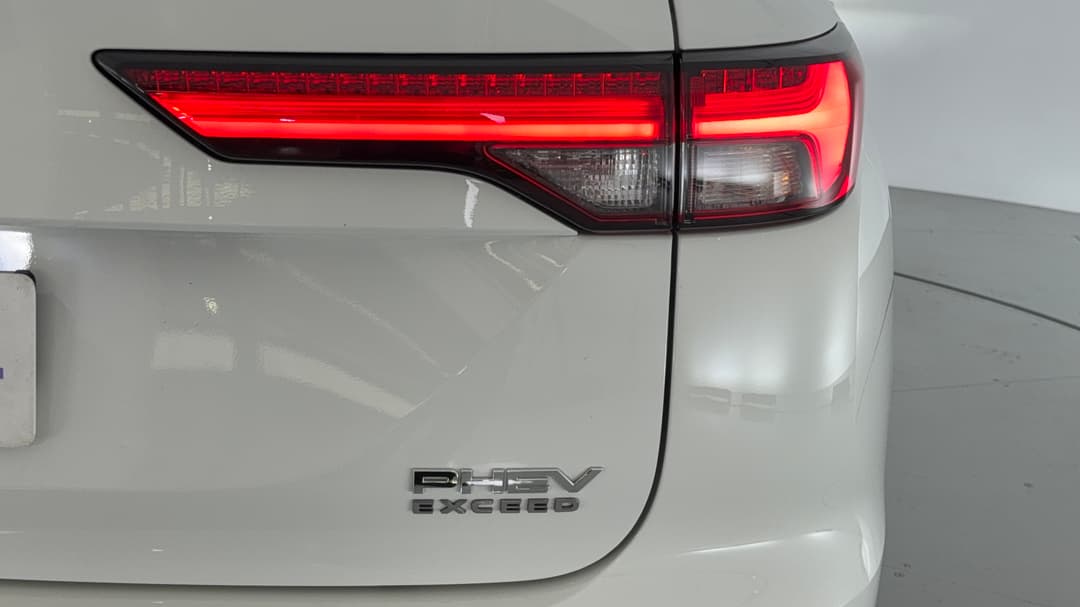 2024 Mitsubishi Outlander Phev Exceed 5+2 Seat (AWD), Automatic, 28953 km, Badge (Boot Right Side)