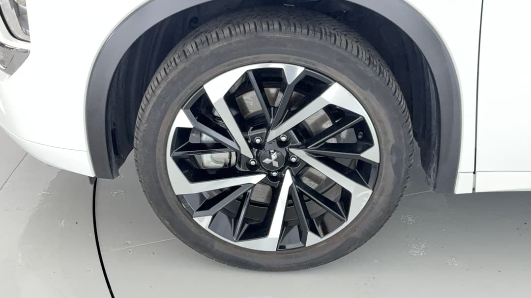2024 Mitsubishi Outlander Phev Exceed 5+2 Seat (AWD), Automatic, 28953 km, Left Front Wheel