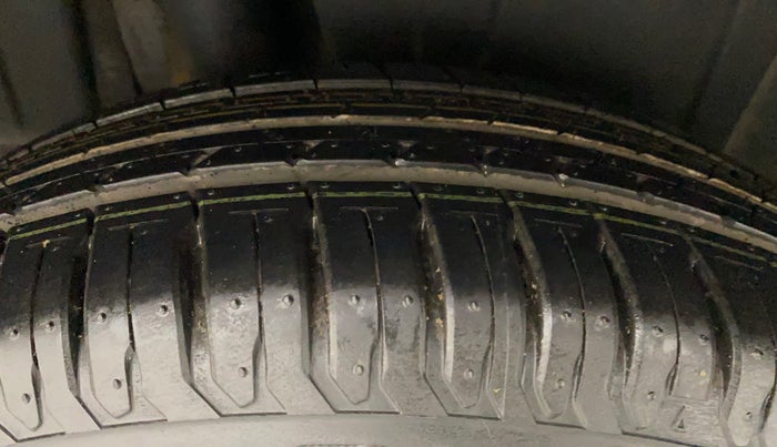 2019 Maruti Ertiga ZDI+ 1.5, Diesel, Manual, 39,103 km, Right Rear Tyre Tread