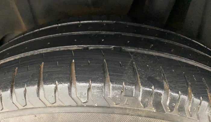 2019 Maruti Ertiga ZDI+ 1.5, Diesel, Manual, 39,103 km, Left Rear Tyre Tread