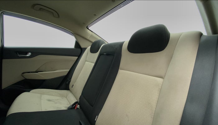 2019 Hyundai Verna 1.4 CRDi EX MT, Diesel, Manual, 56,943 km, Right Side Rear Door Cabin