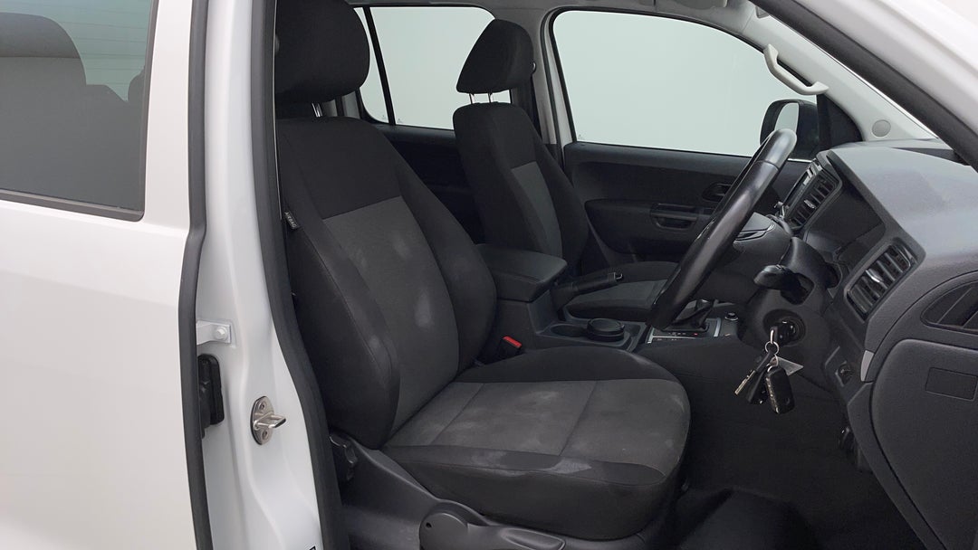 2018 Volkswagen Amarok Tdi420 Core Edition (4x4), Automatic, 95640 km, Right Side Front Door Cabin View
