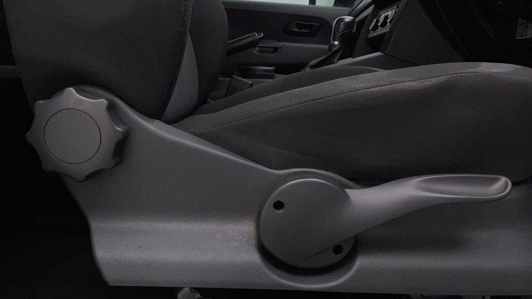 2018 Volkswagen Amarok Tdi420 Core Edition (4x4), Automatic, 95640 km, Drivers Side Adjustment Panel