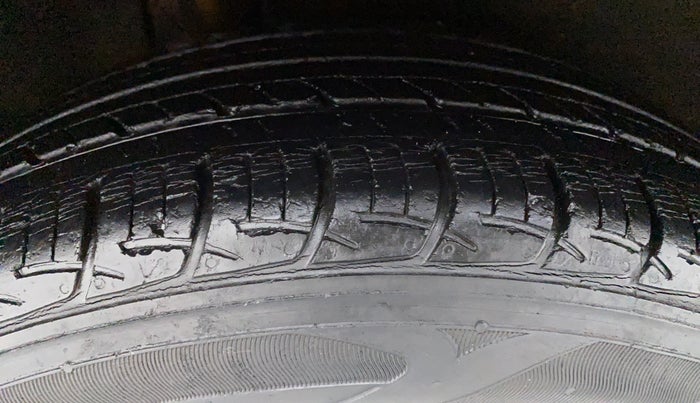 2016 Maruti Baleno DELTA 1.2 K12, Petrol, Manual, 28,746 km, Right Rear Tyre Tread