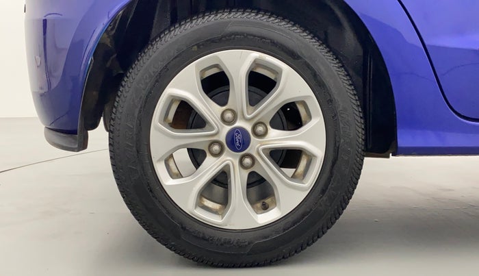 2017 Ford New Figo 1.2 TITANIUM, Petrol, Manual, 30,657 km, Right Rear Wheel