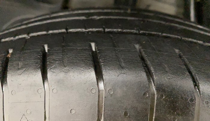 2012 Renault Duster 85 PS RXL DIESEL, Diesel, Manual, 94,279 km, Right Rear Tyre Tread
