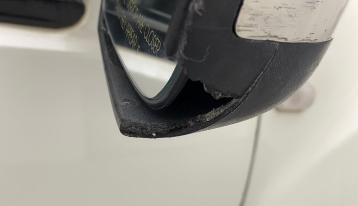 2012 Renault Duster 85 PS RXL DIESEL, Diesel, Manual, 94,279 km, Right rear-view mirror - Cover has minor damage