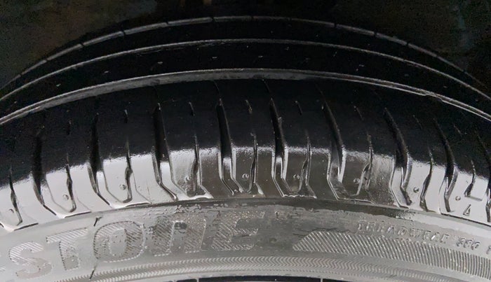 2019 Maruti XL6 ALPHA SHVS  MT, Petrol, Manual, 17,470 km, Right Front Tyre Tread