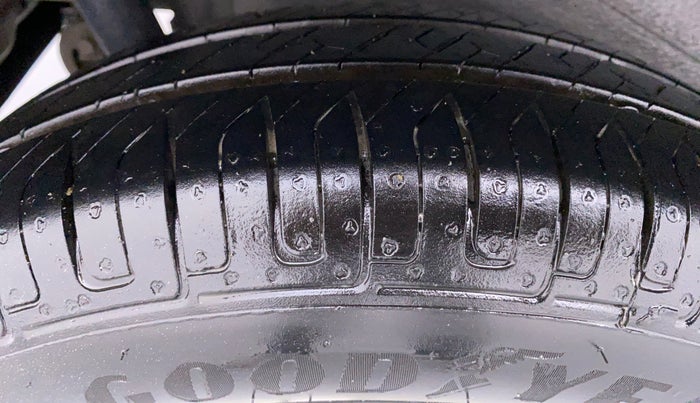 2013 Maruti Wagon R 1.0 LXI CNG, CNG, Manual, 54,865 km, Right Rear Tyre Tread