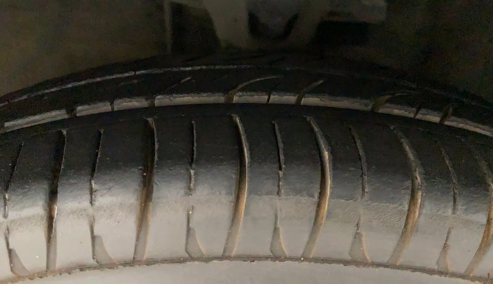 2011 Hyundai i10 SPORTZ 1.2, Petrol, Manual, 55,971 km, Left Front Tyre Tread