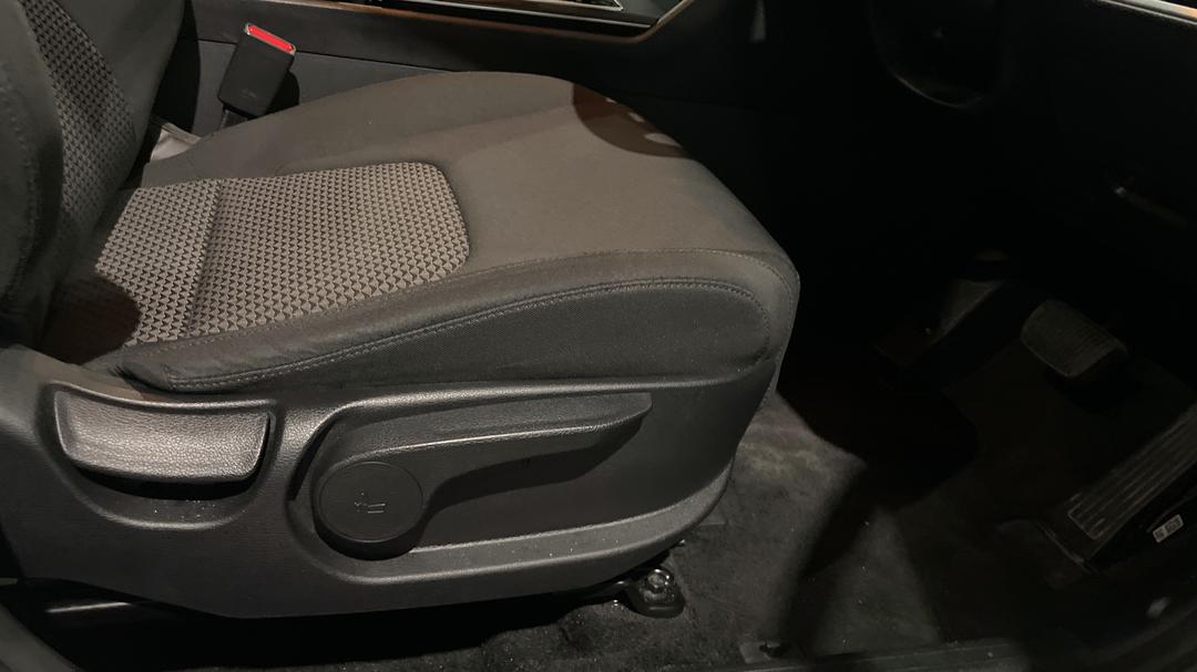 2024 Kia Sportage S (AWD), Automatic, 46170 km, Drivers Side Adjustment Panel