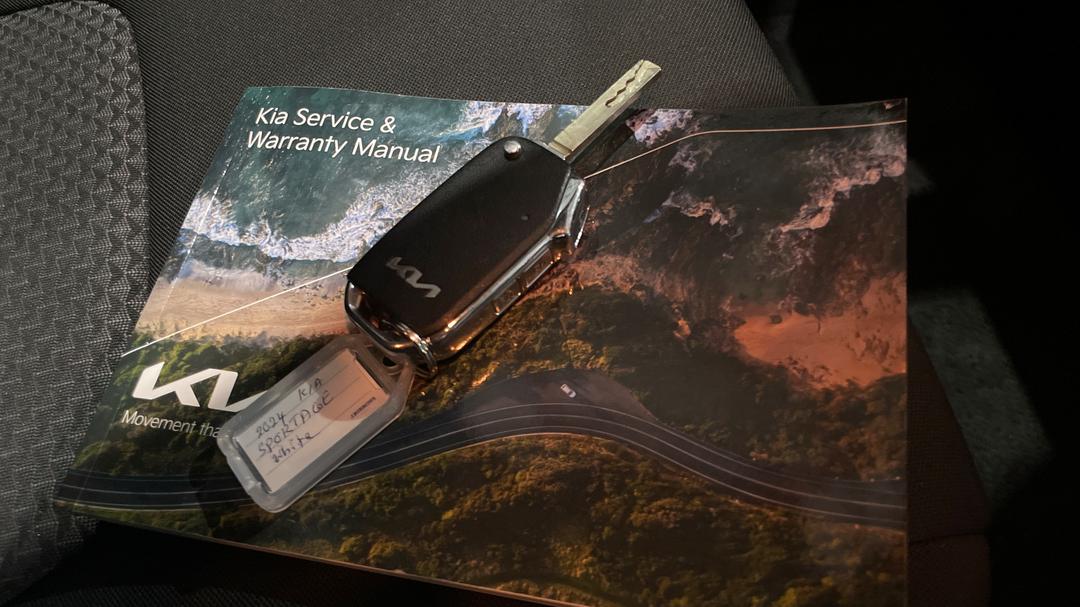 2024 Kia Sportage S (AWD), Automatic, 46170 km, Key Close-up