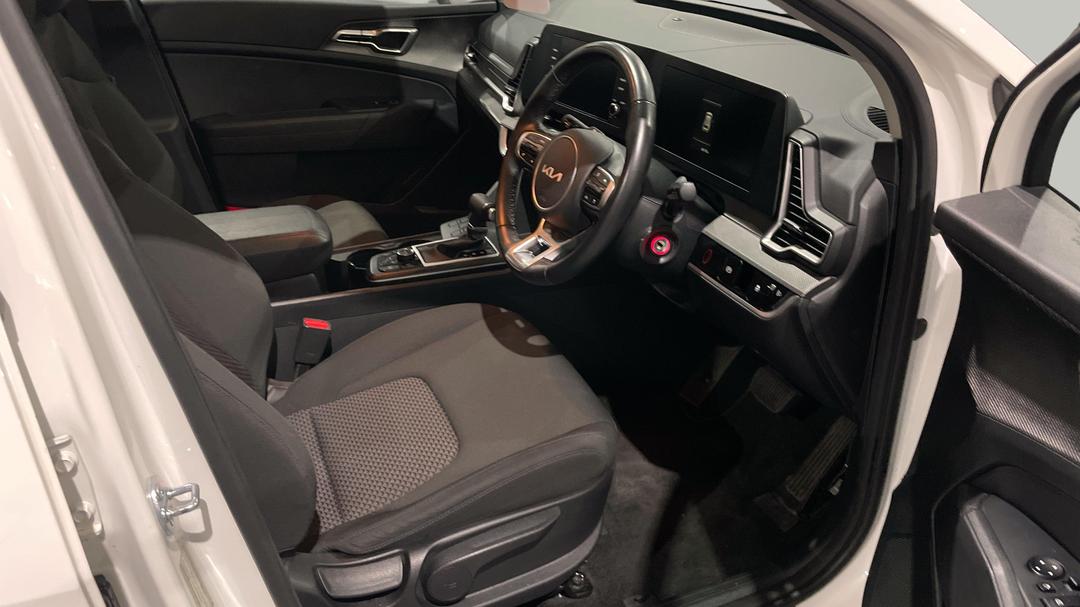2024 Kia Sportage S (AWD), Automatic, 46170 km, Right Side Front Door Cabin View