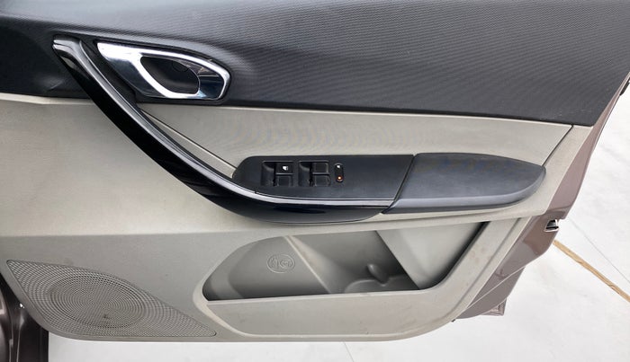 2017 Tata Tiago XZ 1.2 REVOTRON, Petrol, Manual, 22,601 km, Driver Side Door Panels Controls