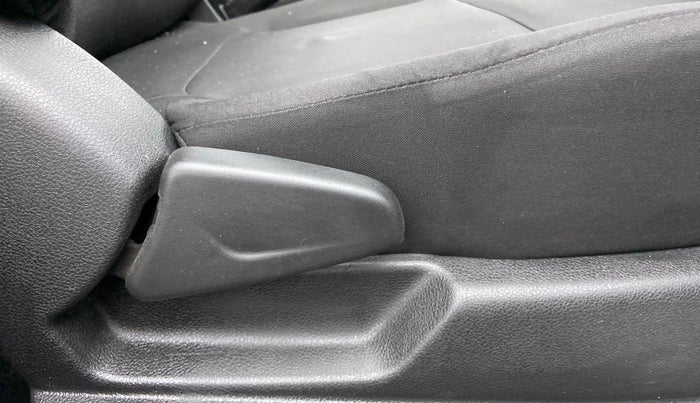 2017 Renault Kwid 1.0 RXL AT, Petrol, Automatic, 40,952 km, Driver Side Adjustment Panel