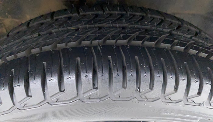 2013 Maruti Wagon R 1.0 VXI, Petrol, Manual, 81,583 km, Right Front Tyre Tread