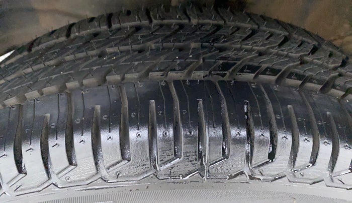 2013 Maruti Wagon R 1.0 VXI, Petrol, Manual, 81,583 km, Left Front Tyre Tread