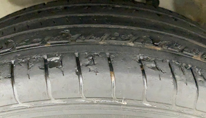 2020 Hyundai VENUE S 1.2, Petrol, Manual, 37,954 km, Left Front Tyre Tread