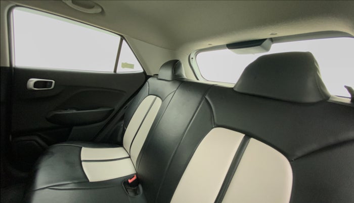 2020 Hyundai VENUE S 1.2, Petrol, Manual, 37,954 km, Right Side Rear Door Cabin