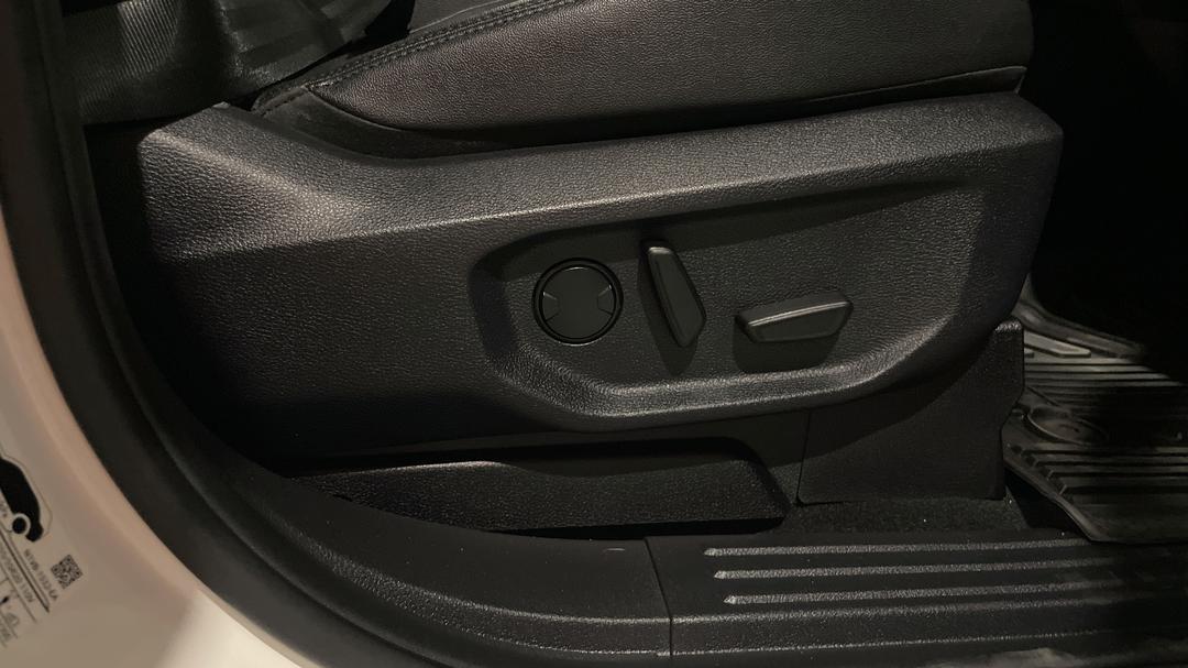 2024 Ford Everest Sport (4WD), Automatic, 34809 km, Drivers Side Adjustment Panel