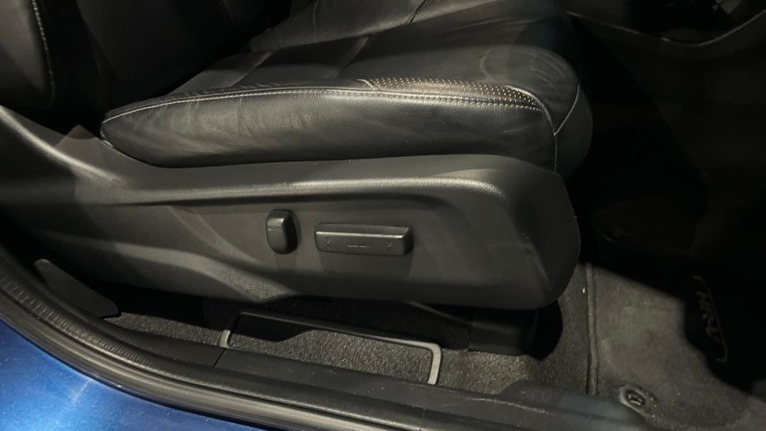2017 Honda HR-V Vti-l, Automatic, 90918 km, Drivers Side Adjustment Panel