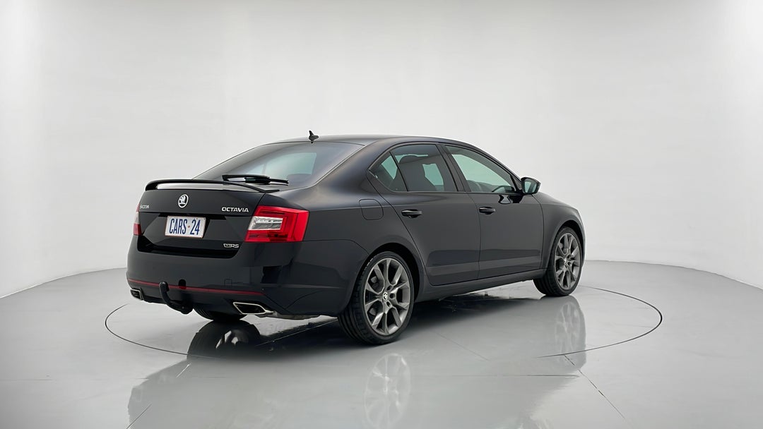 Right Back Diagonal (45- Degree) View