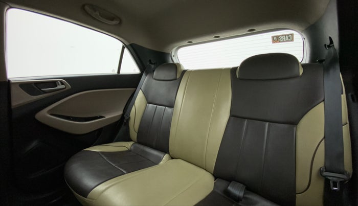2015 Hyundai Elite i20 SPORTZ 1.2, Petrol, Manual, 78,742 km, Right Side Rear Door Cabin