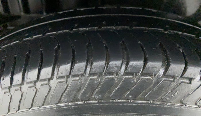 2012 Maruti Swift Dzire VDI BS IV, Diesel, Manual, 42,755 km, Right Rear Tyre Tread