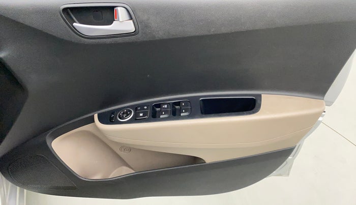 2016 Hyundai Grand i10 SPORTZ 1.2 KAPPA VTVT, Petrol, Manual, 22,111 km, Driver Side Door Panels Control