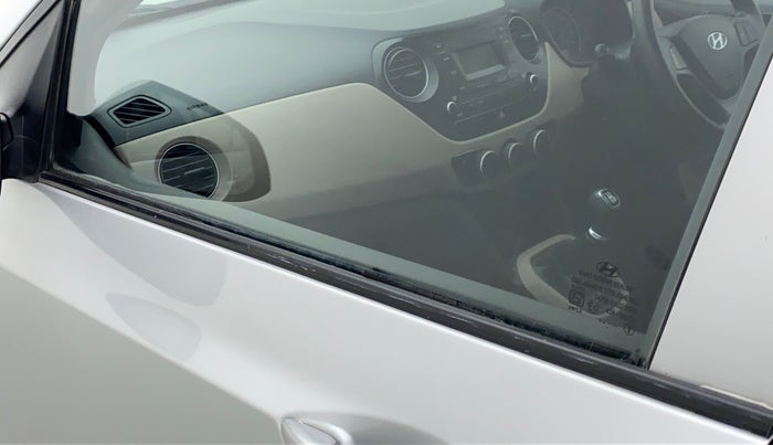 2016 Hyundai Grand i10 SPORTZ 1.2 KAPPA VTVT, Petrol, Manual, 22,111 km, Front passenger door - Weather strip has minor damage