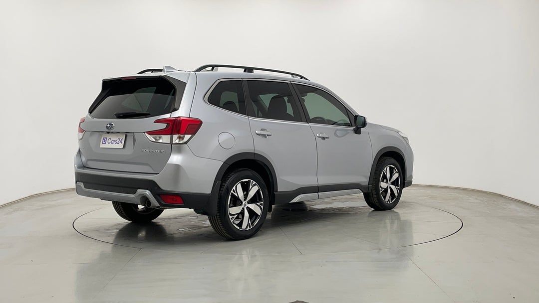 Right Back Diagonal (45- Degree) View