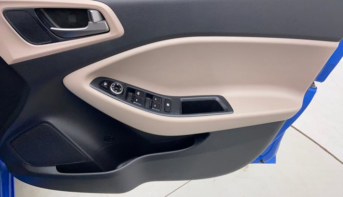 2017 Hyundai Elite i20 ASTA 1.2 (O), Petrol, Manual, 11,375 km, Driver Side Door Panels Controls
