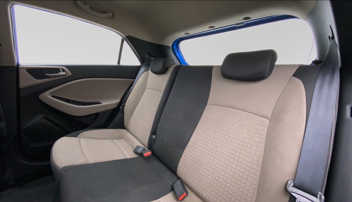 2017 Hyundai Elite i20 ASTA 1.2 (O), Petrol, Manual, 11,375 km, Right Side Door Cabin View