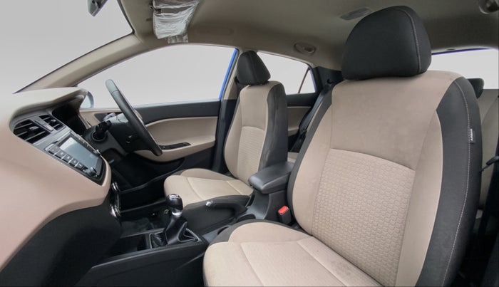 2017 Hyundai Elite i20 ASTA 1.2 (O), Petrol, Manual, 11,375 km, Right Side Front Door Cabin View