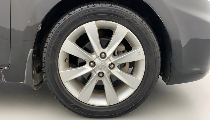 2011 Hyundai Verna FLUIDIC 1.6 VTVT SX, Petrol, Manual, 66,646 km, Right Front Wheel