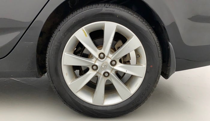 2011 Hyundai Verna FLUIDIC 1.6 VTVT SX, Petrol, Manual, 66,646 km, Left Rear Wheel