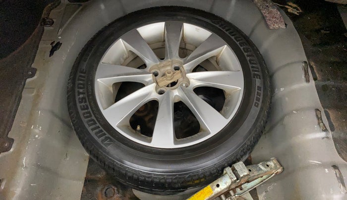 2011 Hyundai Verna FLUIDIC 1.6 VTVT SX, Petrol, Manual, 66,646 km, Spare Tyre