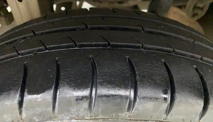 2012 Maruti Zen Estilo LXI, Petrol, Manual, 83,510 km, Right Rear Tyre Tread