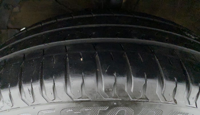 2020 Maruti XL6 ALPHA AT SHVS, Petrol, Automatic, 45,080 km, Left Front Tyre Tread