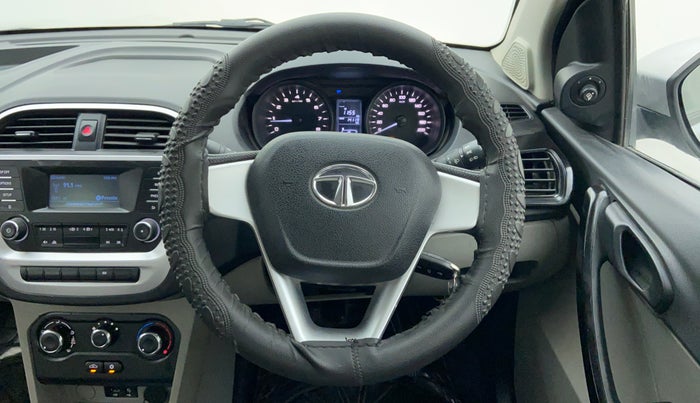 2017 Tata Tiago XT 1.2 REVOTRON, Petrol, Manual, 14,078 km, Steering Wheel Close Up