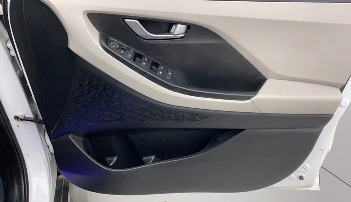 2022 Hyundai Creta SX 1.5 PETROL, Petrol, Manual, 8,971 km, Driver Side Door Panels Control