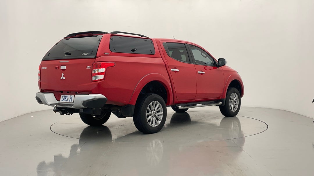 Right Back Diagonal (45- Degree) View