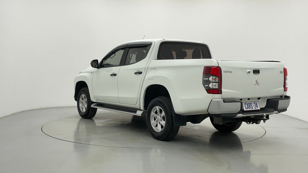 Left Back Diagonal (45- Degree) View