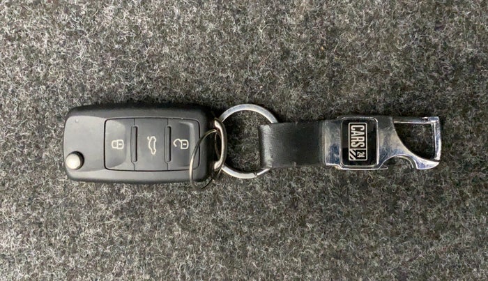 2013 Volkswagen Jetta COMFORTLINE TSI, Petrol, Manual, 1,09,357 km, Key Close Up