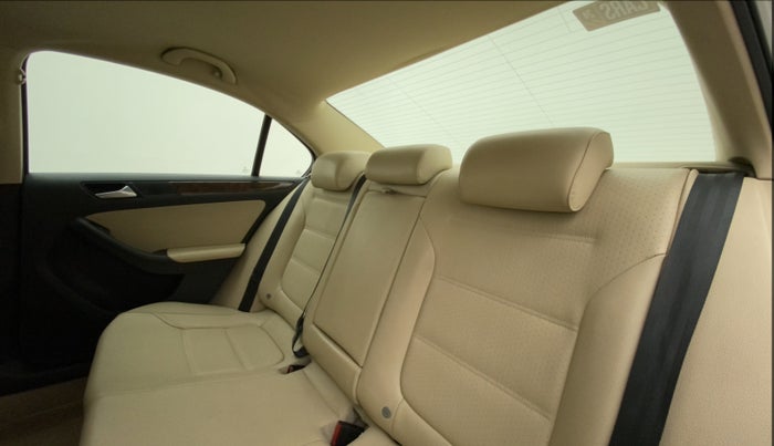 2013 Volkswagen Jetta COMFORTLINE TSI, Petrol, Manual, 1,09,054 km, Right Side Rear Door Cabin