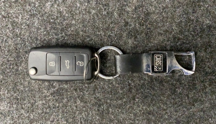 2013 Volkswagen Jetta COMFORTLINE TSI, Petrol, Manual, 1,09,054 km, Lock system - Remote key not functional