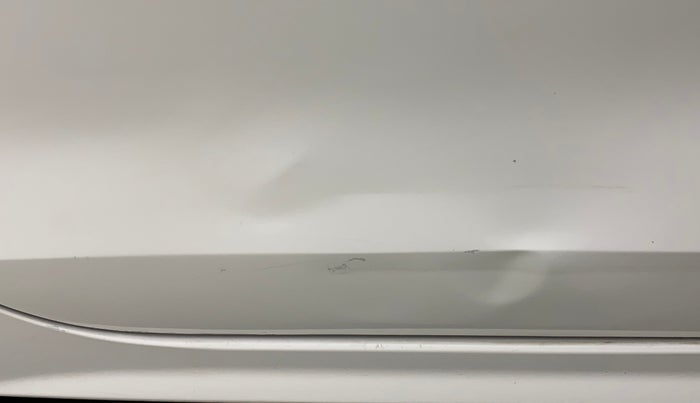 2013 Volkswagen Jetta COMFORTLINE TSI, Petrol, Manual, 1,09,054 km, Right rear door - Slightly dented